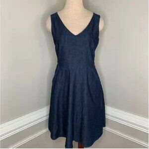 Vineyard Vines Blue Chambray Denim V-Neck Sleeveless Dress with Pockets Size 2
